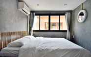 Kamar Tidur 2 M Gray Hostel & Cafe