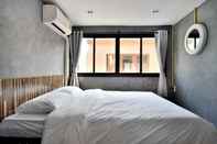 Bedroom M Gray Hostel & Cafe