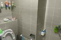 In-room Bathroom Apartment Spring Hill Tower Oakwood