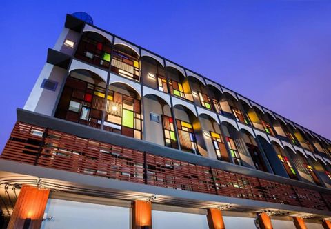 外観 Admire Thonburi Hotel