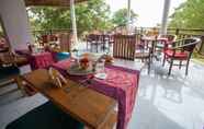 Bar, Cafe and Lounge 7 Bajo Komodo Eco Lodge