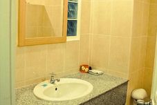 客房内浴室 Baan Chaliang