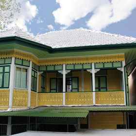 Laksameenarai Guesthouse 1, Hotel T-Square (Tang Hua Seng) Department Store Thonburi