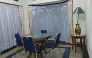 Kamar Tidur 2 Hotel Ponty Bandung