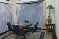 Kamar Tidur Hotel Ponty Bandung