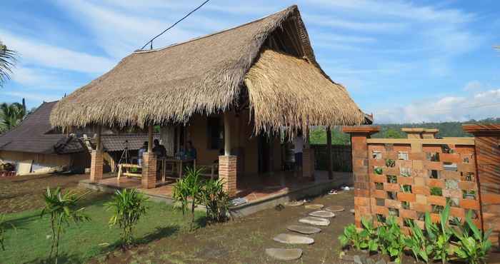 Lobi Rumah Dusun