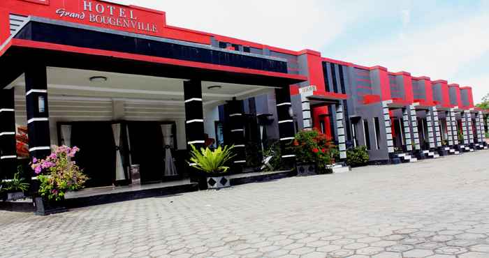 ภายนอกอาคาร Grand Bougenville Hotel Bengkulu