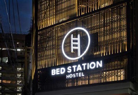 Exterior Bed Station Hostel
