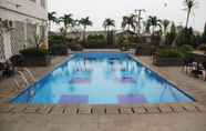 Swimming Pool 6 Nina's Apartemen Margonda Residence 4