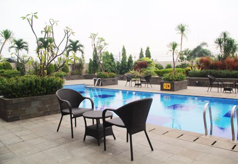 Swimming Pool Nina's Apartemen Margonda Residence 4