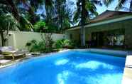 Swimming Pool 3 Senang Private Villa