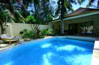 Swimming Pool Senang Private Villa