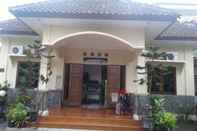 Luar Bangunan Griyo Sastrowardoyo Guest House