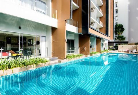 Swimming Pool Chic Karon by Chattha