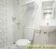 Toilet Kamar 6 Pondok Tuman Homestay