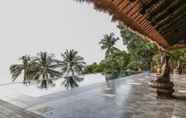 Kolam Renang 3 Astonishing, 6-Star, Private Beach Villa