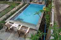 Kolam Renang Kakiang Guesthouse