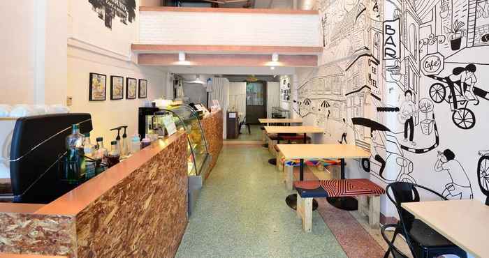 LOBBY LAF Cafe & Hostel Pratunam