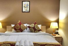 Bedroom 5 Top High Airport Link Hotel