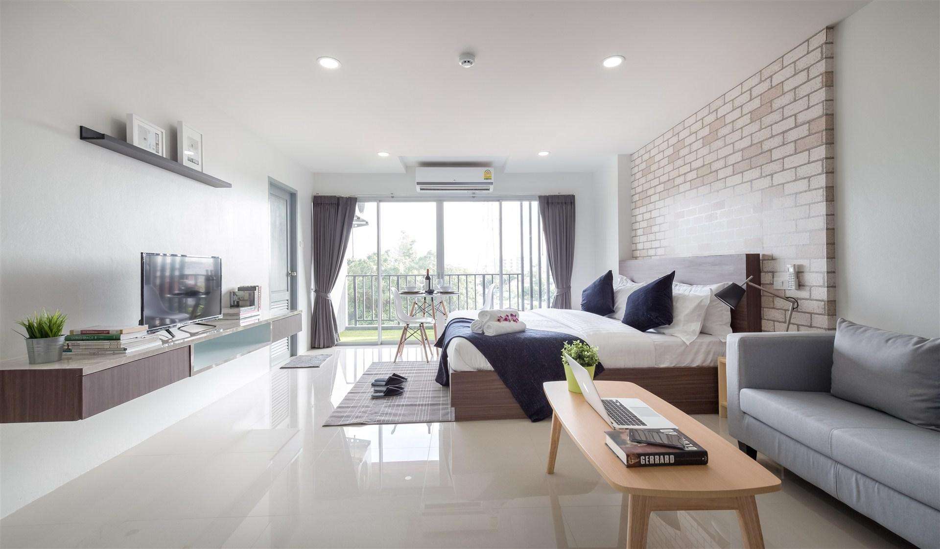 <em>Phòng khách sạn Q Space Residence rộng rãi và thoáng mát </em><strong>-</strong> khách sạn Bangkok