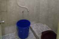 In-room Bathroom Homestay Anggi Syariah 2