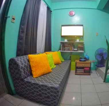 Sảnh chờ 2 NoMadsMNL Backpackers Homestay