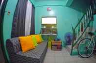 Sảnh chờ NoMadsMNL Backpackers Homestay