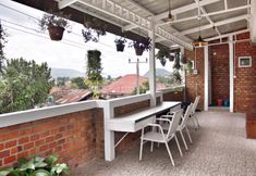 Exterior 3 Flip Flop Hostel Syariah Lampung