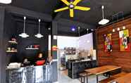 Bar, Kafe, dan Lounge 6 Bali Backpacker Hostel