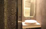 In-room Bathroom 6 Promt Condominium By 102