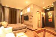 Bedroom Promt Condominium By 102