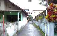 Exterior 2 Backpack Room at Grapyak Homestay Syariah