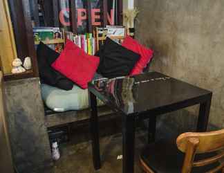 Sảnh chờ 2 Bed and Butler Hostel