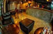 Bar, Cafe and Lounge 5 BED STOP Hotel Chiangmai