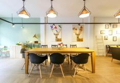 Lobby 2 Folk Poshtel Silom
