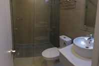 Phòng tắm bên trong Adamas Apartment - Phan Dang Luu
