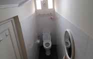 Toilet Kamar 7 Bintaro Homestay Syariah