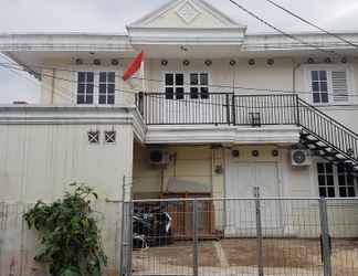 ภายนอกอาคาร 2 Bintaro Homestay Syariah