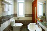 Toilet Kamar Forever Hotel