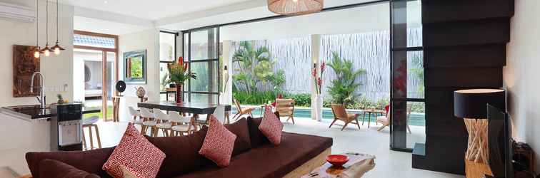 Lobby Seminyak White Design Villa