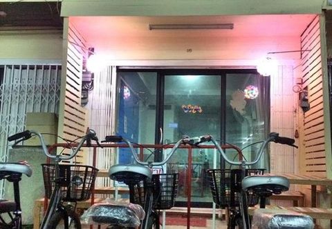 Lobi Pop Art Hostel Bangkok
