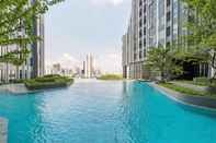 Swimming Pool Urbanize Samyan By Favstay