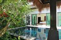 Kolam Renang Villas Aelita