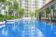 สระว่ายน้ำ Aspire Sathorn-Taksin By Favstay