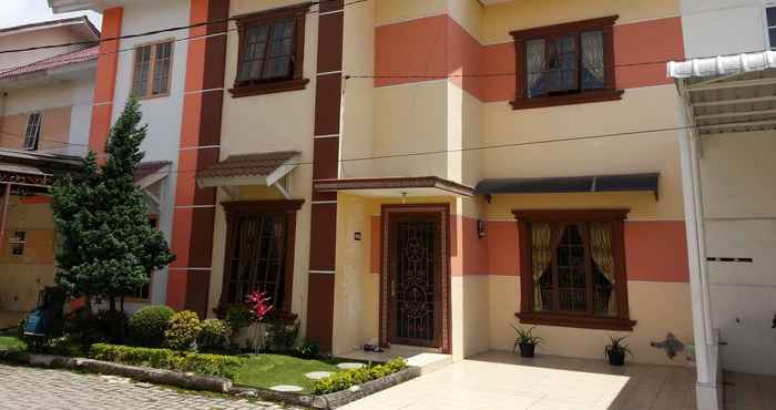 Lobi Villa Mutiara Asri