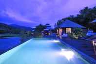 Kolam Renang Ramrimna Resort & Pool Villa