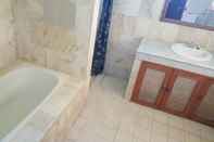 In-room Bathroom Mumbul Villa