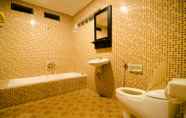 Toilet Kamar 6 Fora Guest House Taman Lingkar