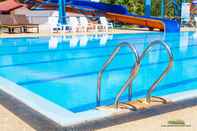 Swimming Pool Goldenland Resort
