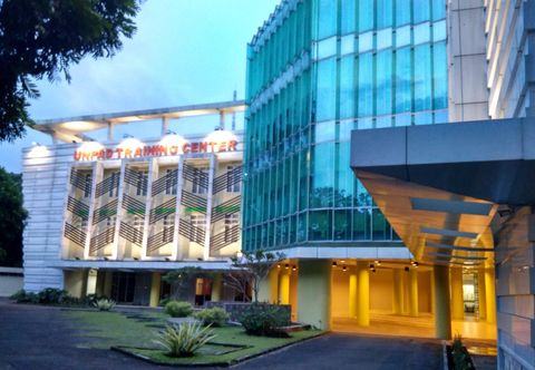 Exterior UTC Dago Bandung